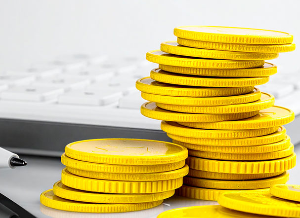 Should the notice period paid in lieu be included in the profit-sharing calculation?